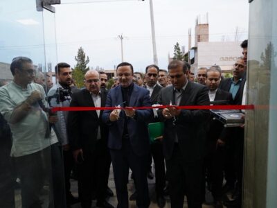نخستین دفتر خدمات هوشمند مناطق آزاد در ارس افتتاح شد / اولین گردشگر خارجی کارت مناطق آزاد ایران را دریافت کرد