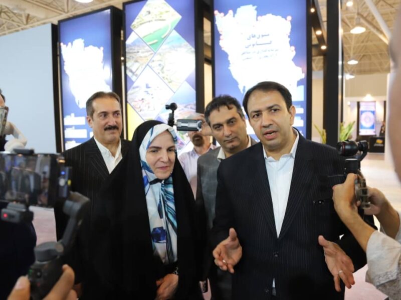 حضور مشاور رئیس‌جمهور در پاویون اختصاصی مناطق آزاد در ششمین نمایشگاه بین‌المللی حمل و نقل و لجستیک