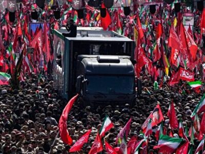 تشییع تاریخی پیکر رهبر شهید انقلاب در تهران؛ جلوهای از وفاداری و حماسه ملی