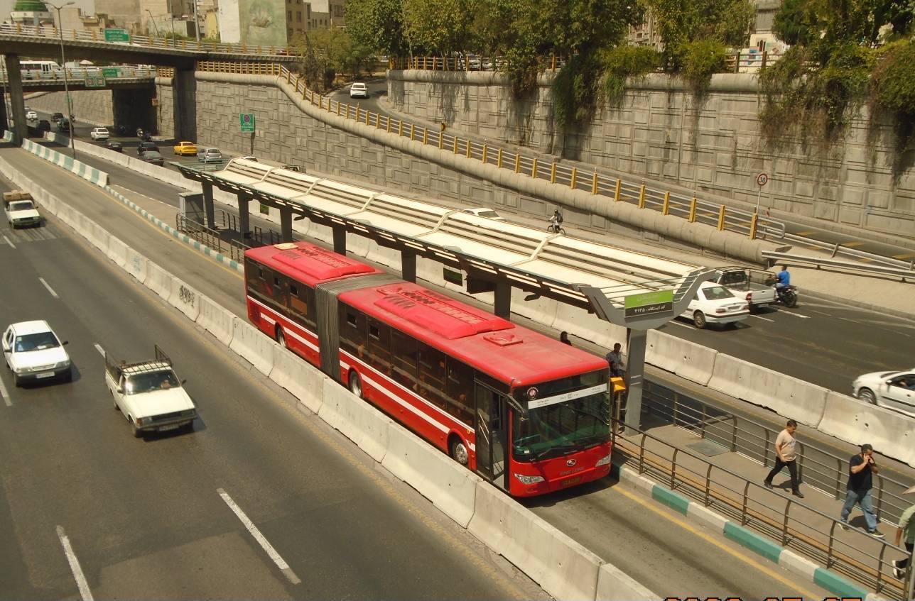 ایمنسازی مسیر ویژه اتوبوسهای تندرو در محدوده ایستگاه BRT سبلان – جمهور نیوز