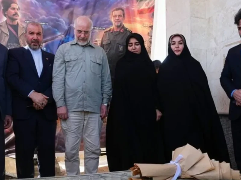 ادای احترام قالیباف به سردار مقاومت ملی رئیسعلی دلواری در نجف اشرف