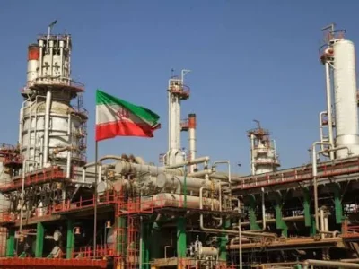 دود غلیظ جنوب تهران ناشی از حریق دو تانکر سوخت بود