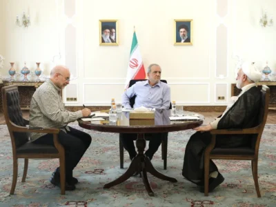 تاکید سران قوا بر هماهنگی و هم‌افزایی در جلسه مشترک به میزبانی پزشکیان