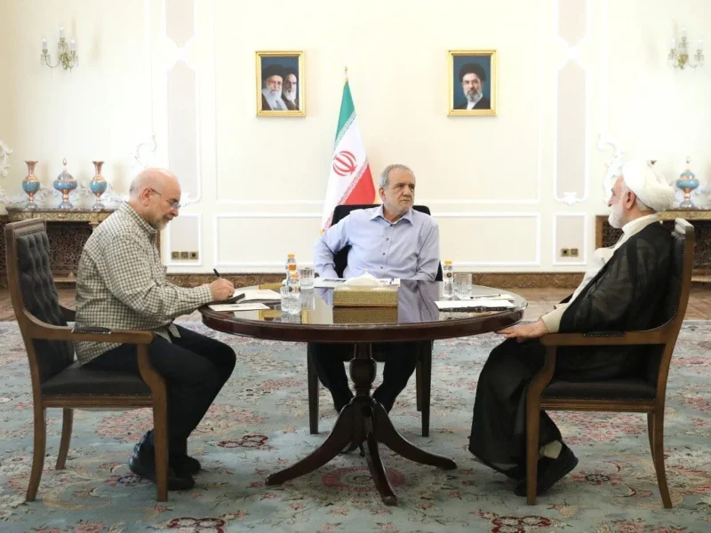 تاکید سران قوا بر هماهنگی و هم‌افزایی در جلسه مشترک به میزبانی پزشکیان