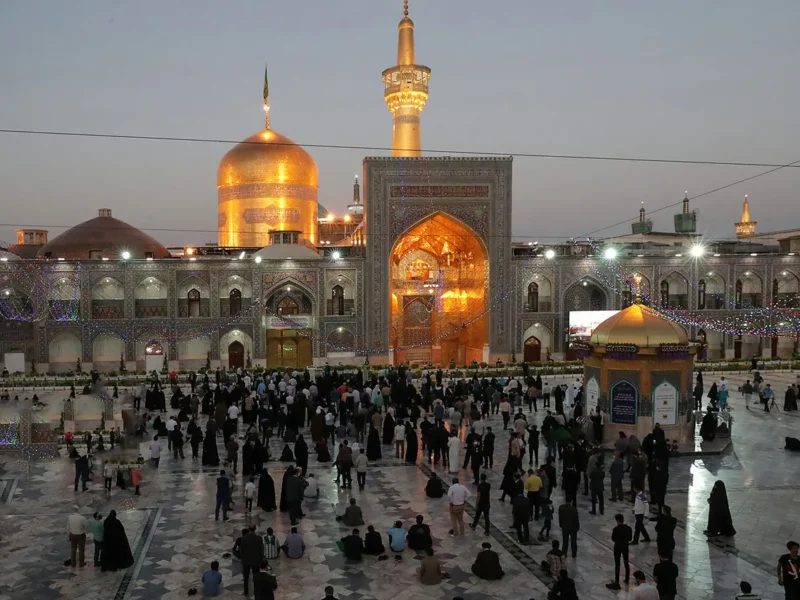 کارت گردشگری امکانی جدید برای استفاده گردشگران و زائران بارگاه ملکوتی ثامن الحجج