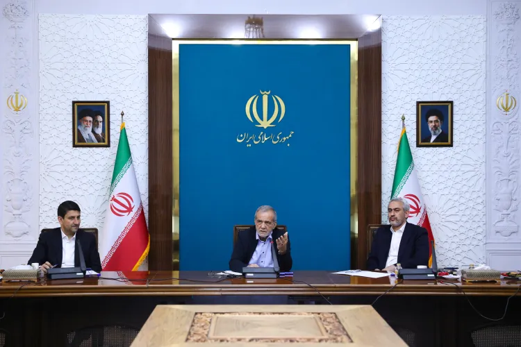 دریافت هرگونه خدمت در کشور منوط به ارائه کد پستی و کد ملی می‌شود