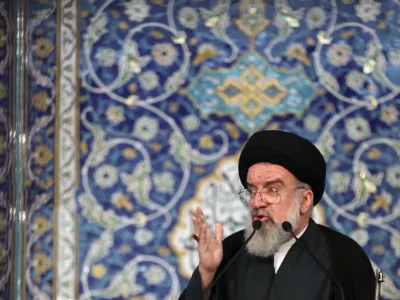 ایران تا ابد تسلیمپذیر نیست/ شکست دشمن در جنگ اقتصادی با جهاد و انفاق