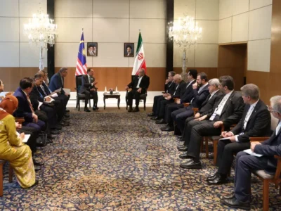 پزشکیان در دیدار نخست‌وزیر مالزی: به دنبال جنگ نیستیم/ امنیت خاورمیانه به دست کشورهای منطقه محقق می‌شود