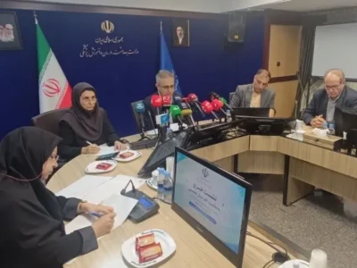 فشارهای غیرمنطقی نباید منجر به تعطیلی مدارس شود/ تلاش برای واردات واکسن آنفلوآنزا